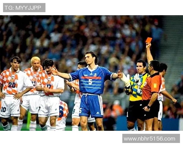 简陋足球明星的真实身份揭秘及其背后的故事与成就分析 简陋足球明星的真实身份揭秘及其背后的故事与成就分析