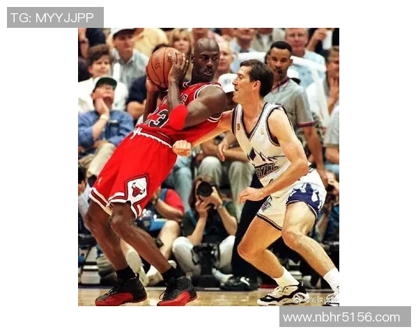 乔丹与比尔拉塞尔的传奇对决揭示篮球历史的辉煌瞬间 乔丹与比尔拉塞尔的传奇对决揭示篮球历史的辉煌瞬间