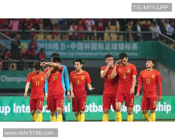 中国队惨败引发热议足球明星们纷纷发声支持与鼓励