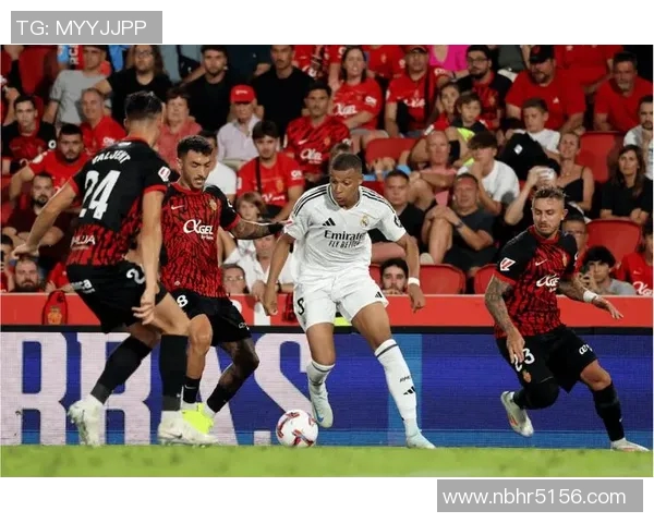 皇马迎战瓦伦西亚前瞻分析双方阵容与战术对决展望 皇马迎战瓦伦西亚前瞻分析双方阵容与战术对决展望